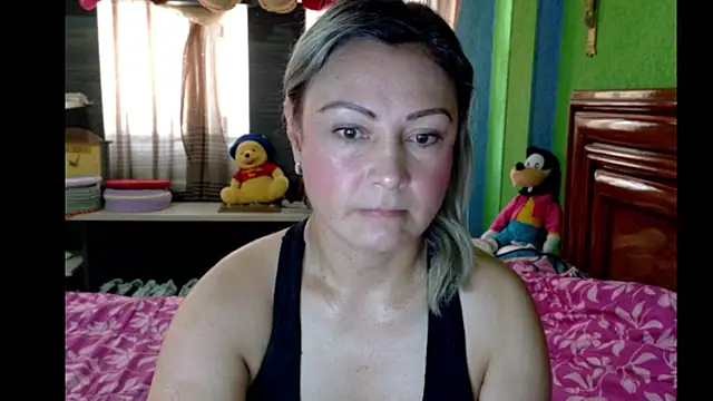 Snapshot of _Charlize_theron_ chatting on April 18, 2026, 6:10 pm Charlize theron online show from April 18, 2026, 6:10 pm