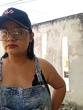 Snapshot of Milagros-hot chatting on November 15, 2025, 2:10 pm Milagros-hot online show from November 15, 2025, 2:10 pm