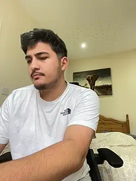 Snapshot of mixedcouplee69 chatting on November 5, 2025, 1:14 pm mixedcouplee69 online show from November 5, 2025, 1:14 pm