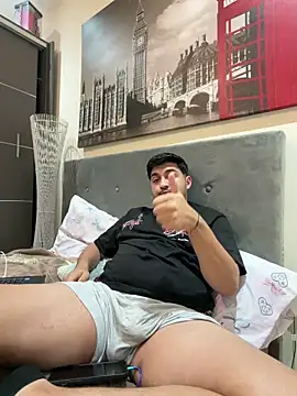 Snapshot of mixedcouplee69 chatting on November 6, 2025, 11:09 pm mixedcouplee69 online show from November 6, 2025, 11:09 pm