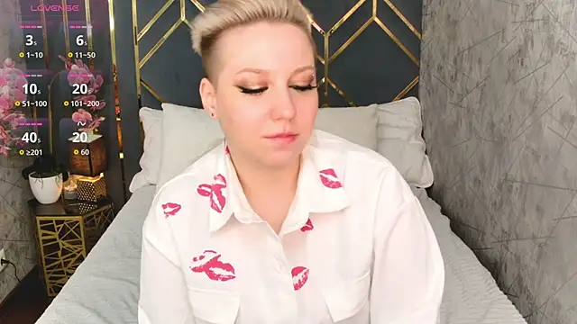 AlexandraGreen online show from November 27, 2025, 9:04 pm