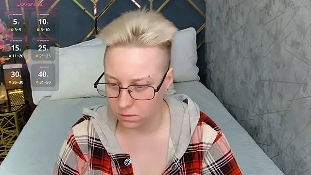 AlexandraGreen online show from November 15, 2025, 9:19 pm