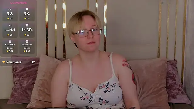 AlexandraGreen online show from May 15, 2026, 11:25 pm