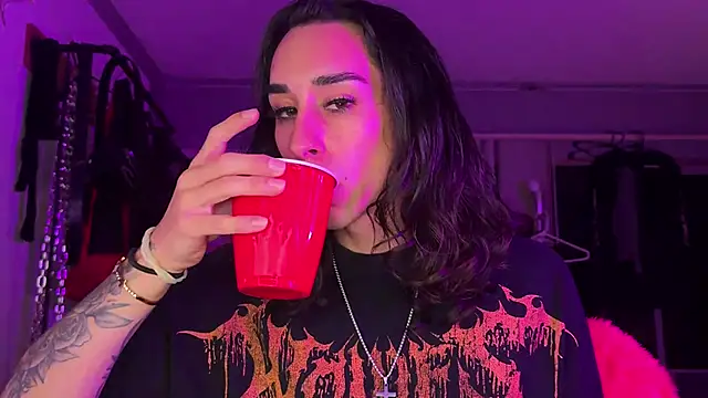 Snapshot of xoFrankie chatting on October 28, 2025, 2:34 am xoFrankie online show from October 28, 2025, 2:34 am