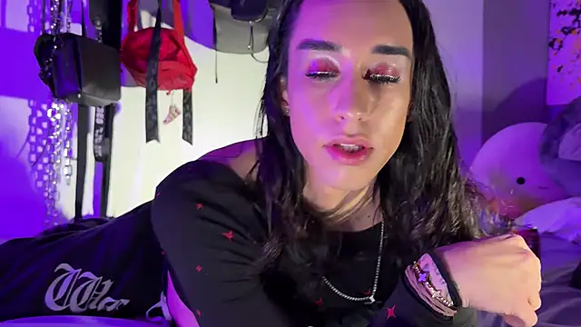 Snapshot of xoFrankie chatting on December 3, 2025, 2:45 am xoFrankie online show from December 3, 2025, 2:45 am