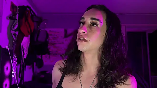 Snapshot of xoFrankie chatting on December 15, 2025, 5:02 am xoFrankie online show from December 15, 2025, 5:02 am