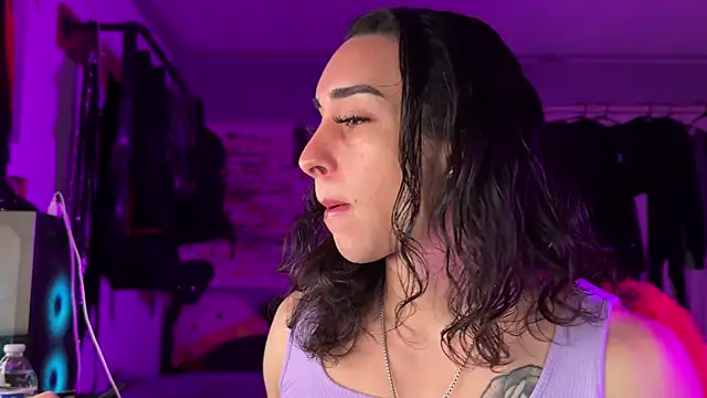 Snapshot of xoFrankie chatting on November 29, 2025, 2:44 am xoFrankie online show from November 29, 2025, 2:44 am