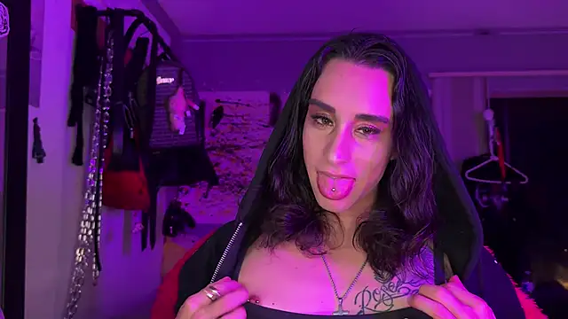 Snapshot of xoFrankie chatting on October 22, 2025, 1:49 am xoFrankie online show from October 22, 2025, 1:49 am