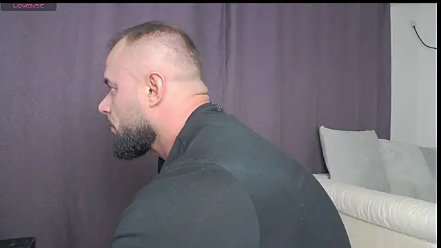 Snapshot of RickyMiami1 chatting on October 2, 2025, 8:01 pm RickyMiami1 online show from October 2, 2025, 8:01 pm