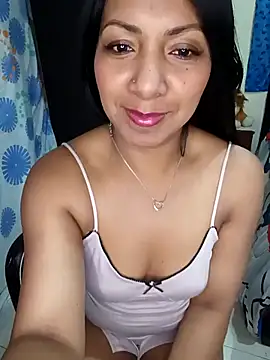 Snapshot of pocahontas_nex chatting on December 3, 2025, 12:33 am pocahontas nex online show from December 3, 2025, 12:33 am