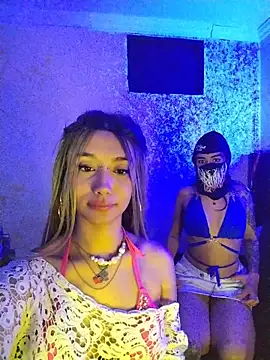 Snapshot of Ella_rr chatting on December 14, 2025, 5:02 am Ella rr online show from December 14, 2025, 5:02 am