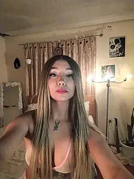 Snapshot of Ella_rr chatting on November 6, 2025, 3:21 am Ella rr online show from November 6, 2025, 3:21 am