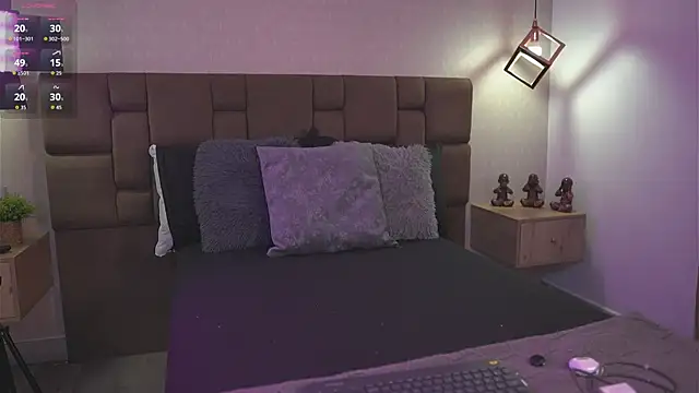 Julieth Rojas online show from April 28, 2026, 4:28 am