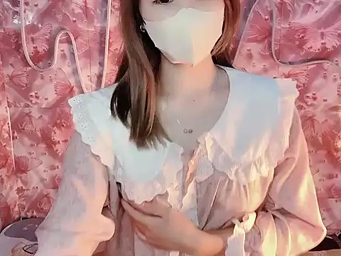 Snapshot of Miumiu028 chatting on December 22, 2025, 6:35 am Miumiu028 online show from December 22, 2025, 6:35 am