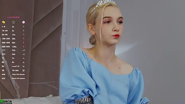 Snapshot of SaraHearts chatting on November 1, 2025, 1:34 am SaraHearts online show from November 1, 2025, 1:34 am