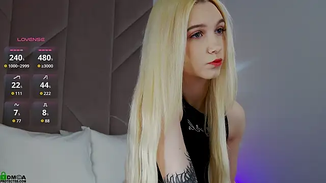 Snapshot of SaraHearts chatting on November 8, 2025, 1:42 am SaraHearts online show from November 8, 2025, 1:42 am