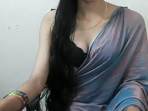 Snapshot of love_aruhi chatting on September 26, 2025, 3:46 am love aruhi online show from September 26, 2025, 3:46 am