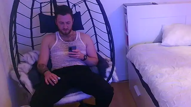 Snapshot of Keviios chatting on November 30, 2025, 6:41 pm Keviios online show from November 30, 2025, 6:41 pm