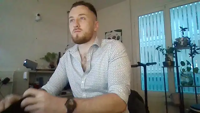 Snapshot of Keviios chatting on October 25, 2025, 6:34 am Keviios online show from October 25, 2025, 6:34 am