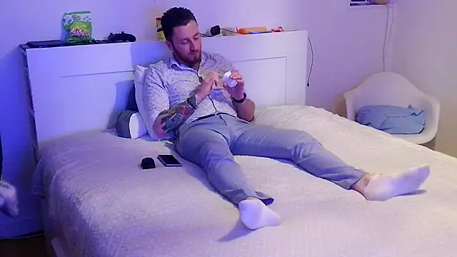 Snapshot of Keviios chatting on December 3, 2025, 11:31 am Keviios online show from December 3, 2025, 11:31 am