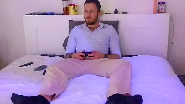 Snapshot of Keviios chatting on November 25, 2025, 1:44 pm Keviios online show from November 25, 2025, 1:44 pm