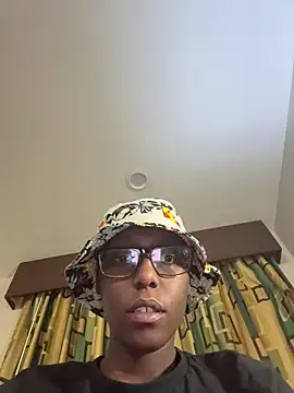 CinnaCakesss online show from March 13, 2026, 7:46 am