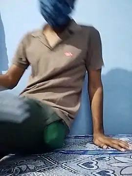 Snapshot of YourTarzan chatting on September 13, 2025, 2:44 am YourTarzan online show from September 13, 2025, 2:44 am