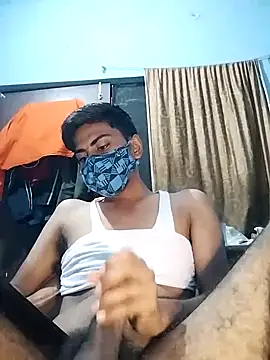 Snapshot of YourTarzan chatting on September 14, 2025, 10:21 pm YourTarzan online show from September 14, 2025, 10:21 pm