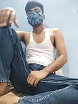 Snapshot of YourTarzan chatting on October 18, 2025, 9:00 am YourTarzan online show from October 18, 2025, 9:00 am