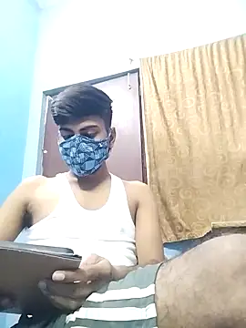 Snapshot of YourTarzan chatting on October 10, 2025, 7:58 pm YourTarzan online show from October 10, 2025, 7:58 pm