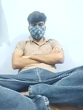 Snapshot of YourTarzan chatting on November 3, 2025, 9:13 am YourTarzan online show from November 3, 2025, 9:13 am