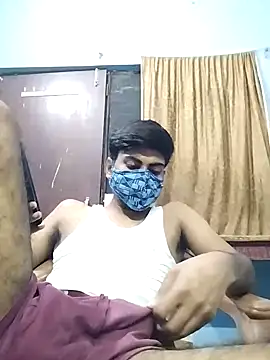 Snapshot of YourTarzan chatting on September 25, 2025, 6:58 pm YourTarzan online show from September 25, 2025, 6:58 pm