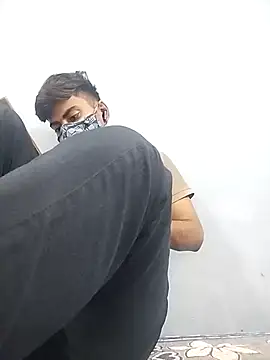 Snapshot of YourTarzan chatting on October 13, 2025, 10:17 am YourTarzan online show from October 13, 2025, 10:17 am