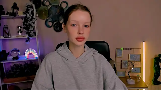 khloebeauty online show from May 11, 2026, 5:53 am