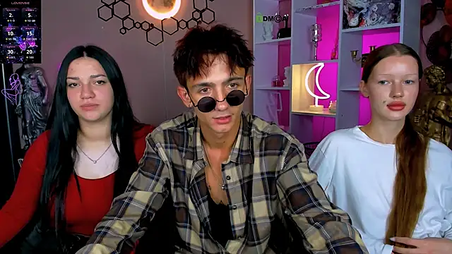 khloebeauty online show from September 19, 2025, 8:13 pm