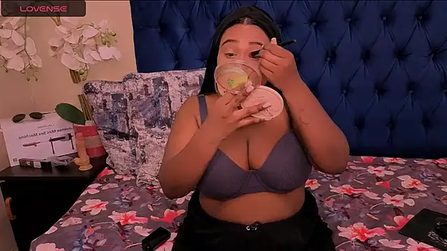 Snapshot of IndianSapphireX chatting on October 25, 2025, 4:22 am IndianSapphireX online show from October 25, 2025, 4:22 am