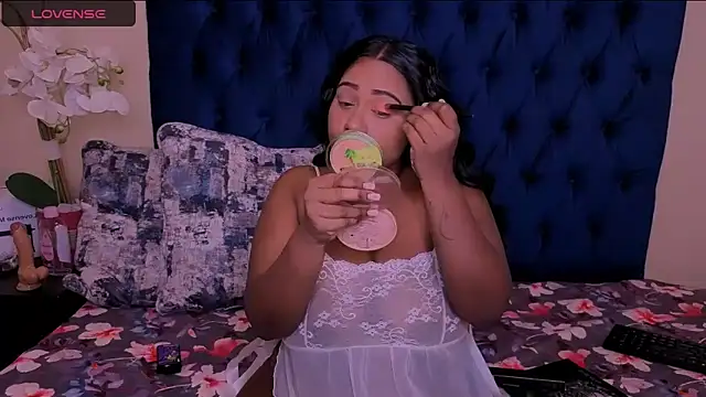 Snapshot of IndianSapphireX chatting on October 27, 2025, 5:19 am IndianSapphireX online show from October 27, 2025, 5:19 am