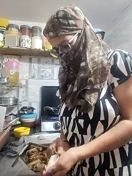 Snapshot of meenu_bhabhi547 chatting on October 7, 2025, 1:50 am meenu bhabhi547 online show from October 7, 2025, 1:50 am