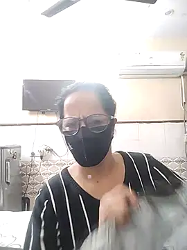 Snapshot of meenu_bhabhi547 chatting on December 4, 2025, 3:05 am meenu bhabhi547 online show from December 4, 2025, 3:05 am