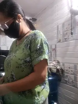 meenu bhabhi547 online show from March 27, 2026, 2:09 am