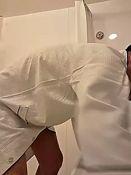 erosuke9 online show from February 2, 2026, 1:10 pm