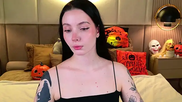 Goldy Stark online show from November 1, 2025, 8:36 pm