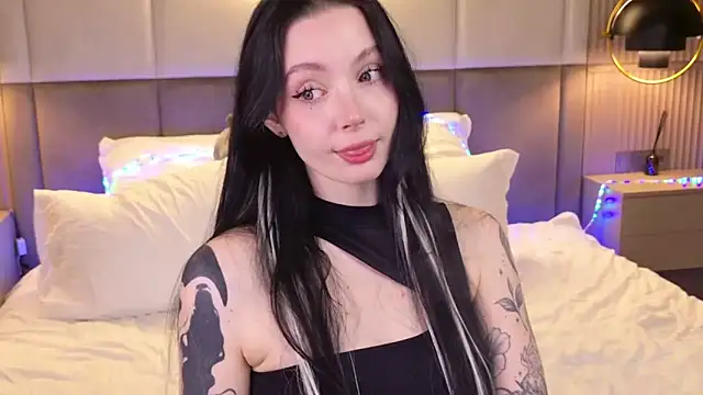 Goldy Stark online show from December 3, 2025, 8:52 pm