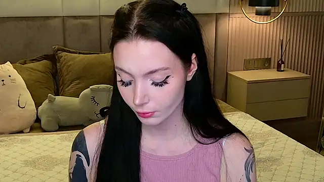 Goldy Stark online show from February 17, 2026, 8:50 pm