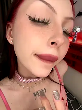 Snapshot of Lina_Thornton_ chatting on October 12, 2025, 7:59 pm Lina Thornton online show from October 12, 2025, 7:59 pm