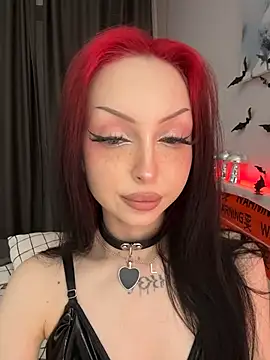 Snapshot of Lina_Thornton_ chatting on November 13, 2025, 9:30 pm Lina Thornton online show from November 13, 2025, 9:30 pm