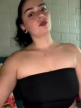 Snapshot of cami_lorena chatting on October 23, 2025, 2:10 am cami lorena online show from October 23, 2025, 2:10 am