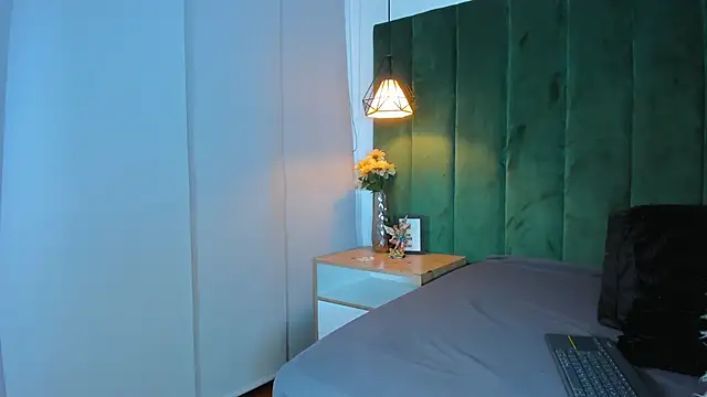 kittyy milk 001 online show from October 3, 2025, 8:32 pm