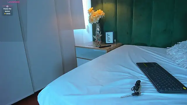 kittyy milk 001 online show from September 23, 2025, 5:53 pm