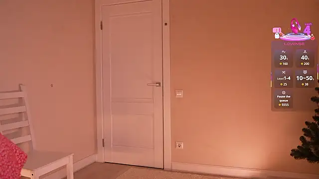 Miablueye online show from March 18, 2026, 3:46 pm